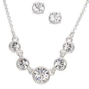 𝅺napier Swarovski Crystal Necklace Earring Set NWOT